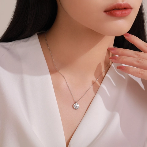 Vintage 925 Sterling Silver Round Plate Pendant Necklace For Women Retro Zirconia Inlaid Cool Sweet Style Choker Neck Jewelry