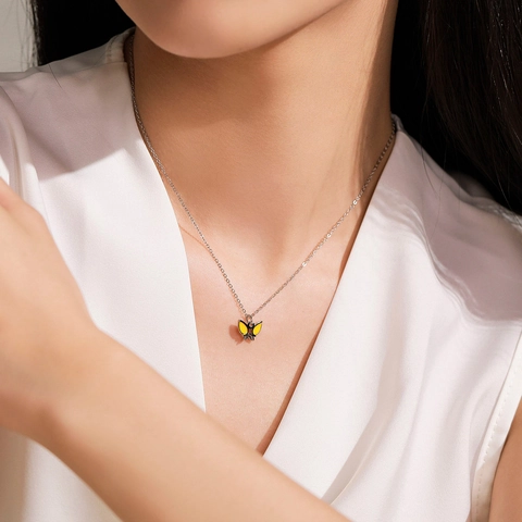 Collar con Colgante de Mariposa de Plata de Ley 925 Para Mujer Esmalte Amarillo Joyería Minimalista Cadena de Clavícula Animal Regalo