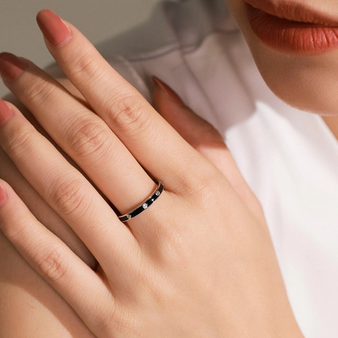 Exquisite 925 Sterling Silver Pave Rhinestone Ring For Women Black Enamel Geometric Punk Style Index Finger Ring Fashion Jewelry