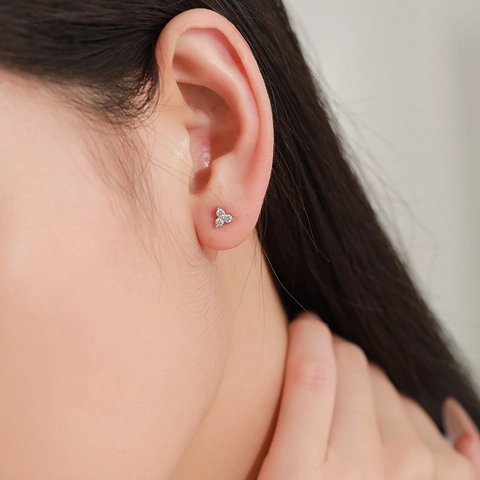 Mini Drei Blütenblätter Blumen Ohrstecker 925 Sterling Silber Ohrringpfosten Zirkonia Cluster Minimalistischer Schmuck Damen