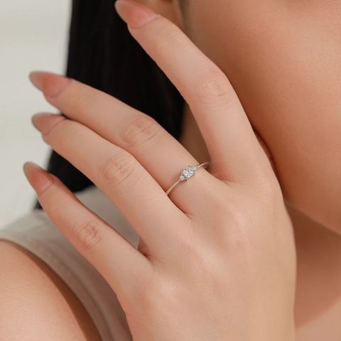 Anello in Argento Sterling 925 con Zirconia Quadrata per Donna Gioielli Anello Sottile Geometrico Stile OL Moda Pendolare