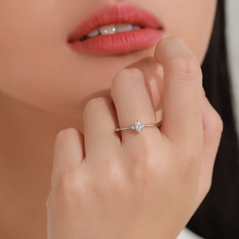 Anello Geometrico Minimalista in Argento Sterling 925 per Donna Fascia Sottile Zirconia Marquise Quadrata Intarsiata Elegante Anello da Dito