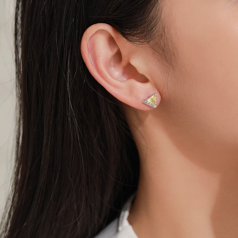 925 Sterling Zilver Driehoek Gele Zirconia Oorknopjes Voor Vrouwen Mode Geometrische Zirconia Ingelegde Oorbellen