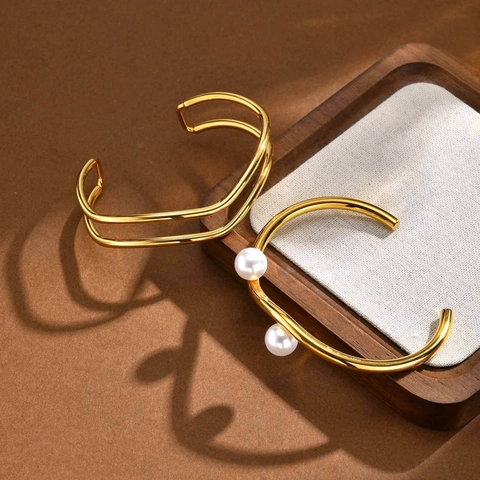 Moderner Edelstahl Wellen Armreif Mit Künstlicher Perle Für Damen Geometrisch Gold Doppelreihig Offene Manschette Schmuck