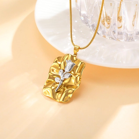 Collana Con Ciondolo Rosa a Rilievo Bicolore in Acciaio Inossidabile Per Donna Rettangolo Piegghettato Irregolare Gioielli