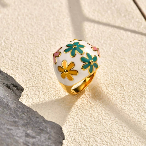 Vintage French Niche Design White Enamel Flower Dome Ring For Women Stainless Steel Gold Plated Statement Rings Jewelry