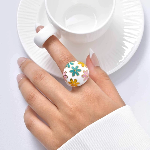 Vintage French Niche Design White Enamel Flower Dome Ring For Women Stainless Steel Gold Plated Statement Rings Jewelry