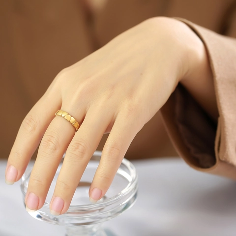 Minimalistischer Edelstahl Herzförmiger Ring Für Damen Vergoldeter Kontinuierlicher Liebesherz Gelenkring Mode Täglicher Schmuck Geschenk