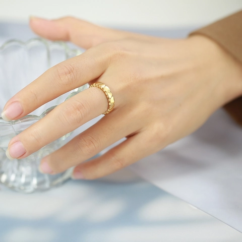 Minimalistischer Edelstahl Herzförmiger Ring Für Damen Vergoldeter Kontinuierlicher Liebesherz Gelenkring Mode Täglicher Schmuck Geschenk