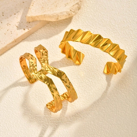 Damen Edelstahl Gold Offener Armreif V-Form Doppellagig Welle Gehämmert Geometrisch Verstellbar Mode Schmuck Armband