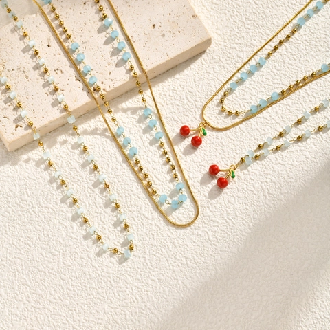 Collana con Pendente a Ciliegia in Acciaio Inossidabile per Donna Dolce con Perline Blu Chiaro Doppio Strato Placcata Oro Gioielli Minimalisti
