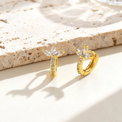 Elegantes Pendientes de Aro de Cobre Bañados en Oro con Strass Flor de Marquesa Flor de Tres Hojas Joyería de Mujer Boda Fiesta