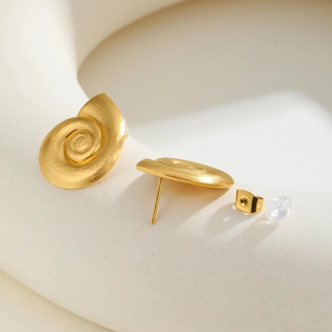 Pendientes de Botón de Espiral de Caracol Bañados en Oro de 18K Con Poste de Plata de Ley 925 Pendientes Minimalistas de Metal Cepillado