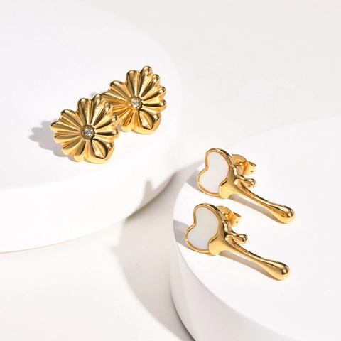 Edelstahl Gold Überzogen Flüssigkeit Tropfen Herz Schale Inlay Strahlende Blume Strass Elegante Ohrstecker Für Damen Schmuck