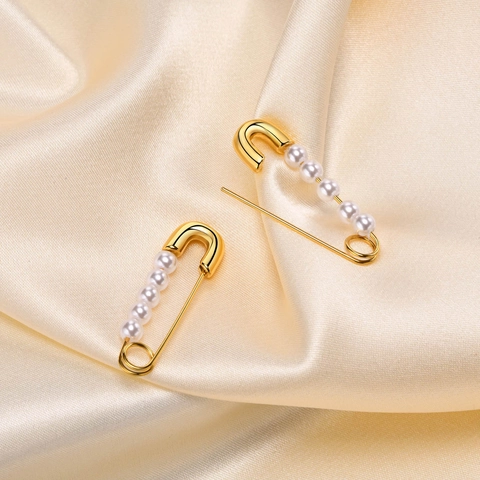 Orecchini a Cerchio in Ottone Placcato Oro a Forma di Spilla da Balia Per Donna Con Perle Artificiali e Perno in Acciaio Inossidabile