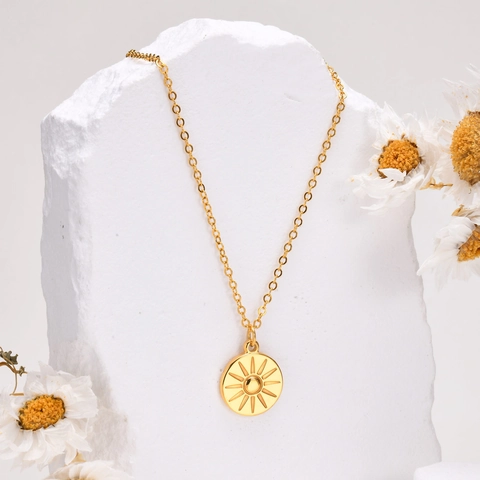 Women Stainless Steel Gold Plated Round Sunburst Coin Pendant Necklace Adjustable Chain Hypoallergenic Fashion Jewelry