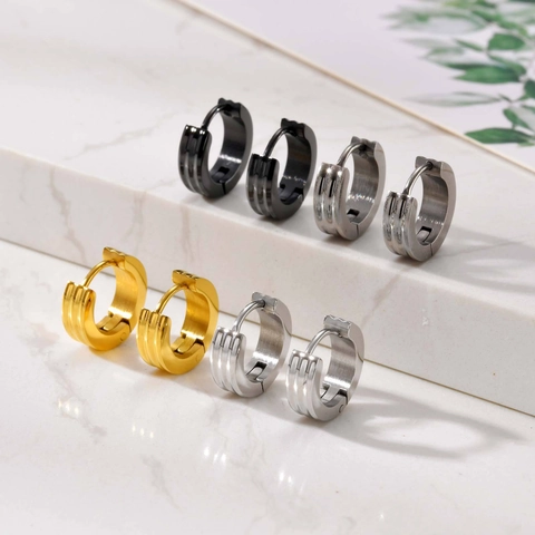 Orecchini a Cerchio Minimalisti in Ottone Acciaio Inossidabile Placcati Oro 18K per Uomo Donna Unisex Tre Scanalature Geometriche Huggie Gioielli