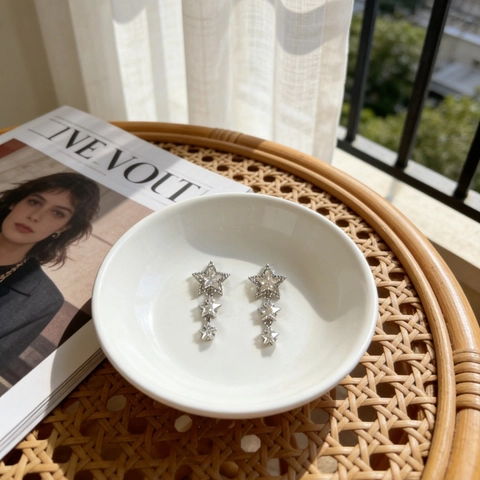 Orecchini Pendenti Coreani a Stella con Zirconia Brillante Eleganti Orecchini a Bottone a Tripla Stella Galvanizzati da Donna