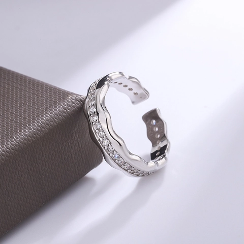 S925 Sterlingsilber Welle Verstellbarer Ring Für Damen Nischendesign Eingelegter Strass Minimalistischer Flussstil Schmuck