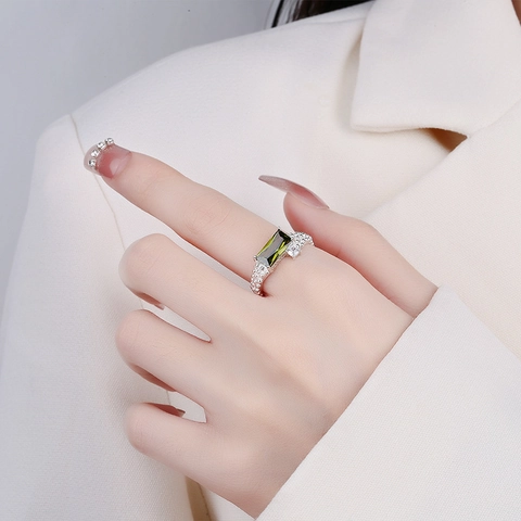 925 Sterling Silver Olive Green Rectangle Rhinestone Open Ring Vintage Bead Texture Adjustable Neutral Style Fashion Jewelry Ring For Women