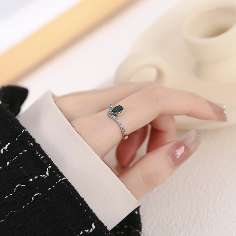Anello in Argento Sterling 925 con Zirconia Verde Smeraldo Pavé per Donna Design a V Minimalista Regolabile Aperto Gioielli Moda