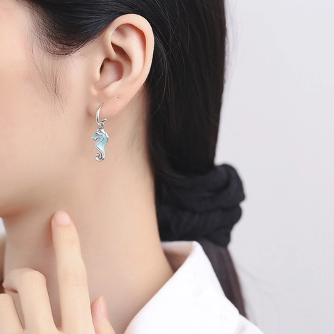 Orecchini a Cerchio Asimmetrici in Argento Sterling 925 Cavalluccio Marino Stella Marina Smalto Blu Gioielli Stile Marino Donna