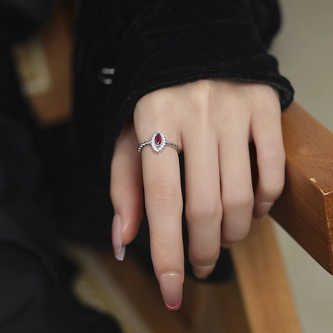 Anello Aperto in Argento Sterling 925 a Corda Intrecciata per Donna Con Strass Rosso Marquise Intarsiato Gioielli Vintage