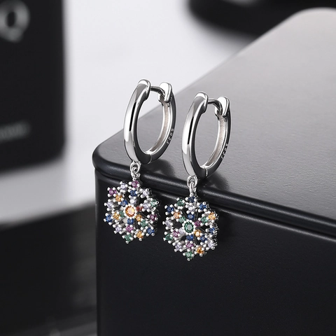 Orecchini a Cerchio in Argento Sterling 925 Con Fiocco di Neve in Zirconia Arcobaleno per Donna Gioielli 3D Intagliati