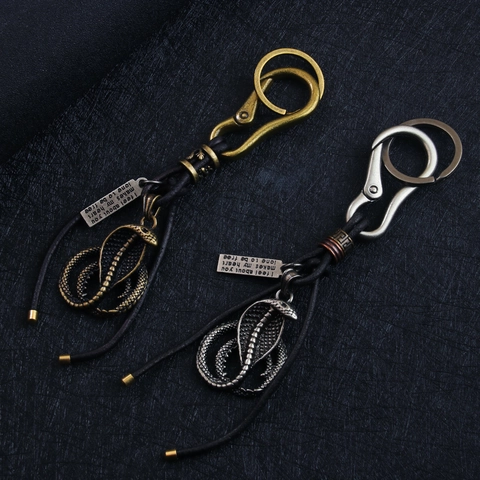 Portachiavi Cobra in Lega Vintage Punk Con Corda Intrecciata in Pelle PU Targa in Metallo Incisa Personalizzata Anello Auto