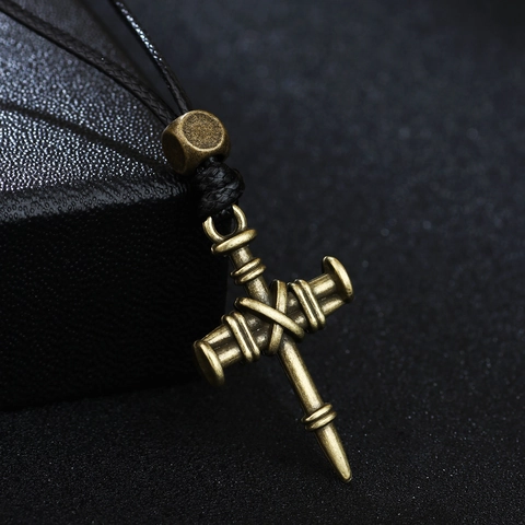 Collana con Ciondolo Croce a Chiodo Retro Bronzo Antico Lega di Zinco Stile Industriale Cordino Nero Regolabile Gioielli Unisex