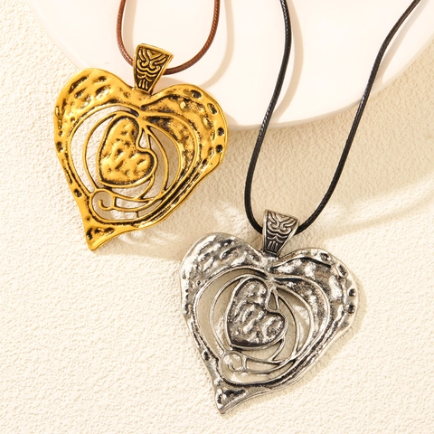 Retro Legierung Herz Anhänger Halskette Böhmische Gehämmerte Textur Hohles Geschmolzenes Herz Schmuck Wachsschnur Kette Damen