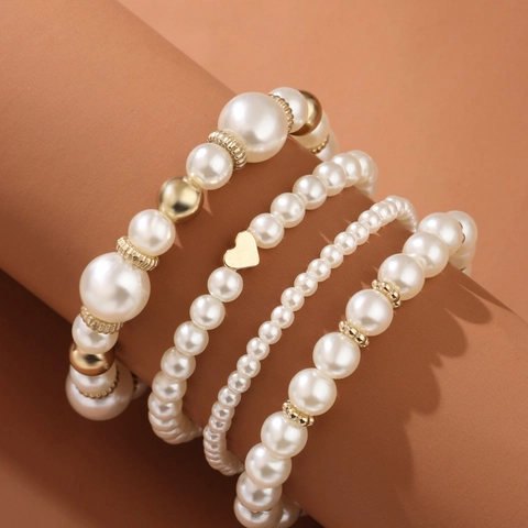 Mode Mehrlagige Künstliche Perle Armbänder Für Damen Vergoldet Legierung Herz Anhänger Perlen Schmuck Hand Zubehör