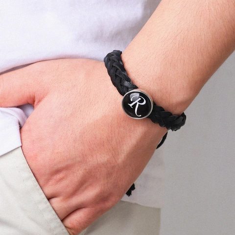Handgeweven Zwarte Kunstlederen Armband Verstelbare Initiaalletter Alfabet Glas Cabochon Legering Hanger Unisex Sieraden