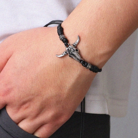 Bracciale in Corda Intrecciata con Ciondolo a Forma di Teschio di Toro Vintage per Uomo Donna Punk Western Fatto a Mano Regolabile
