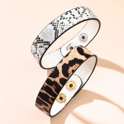 Bracciale Rigido in Pelle Unisex alla Moda con Stampa Leopardata e Serpentina Bottoni a Pressione Vintage Regolabile