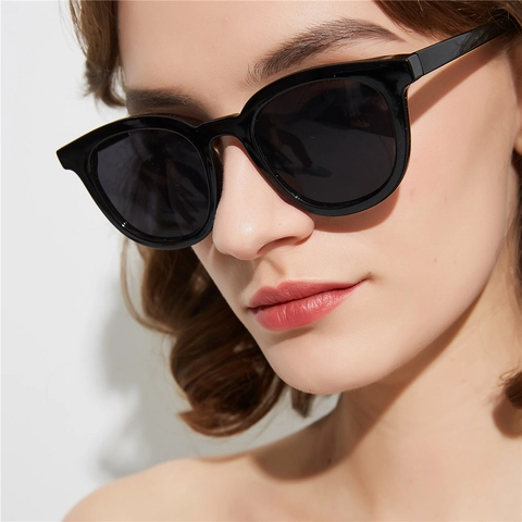 Occhiali da Sole Cat Eye Retro alla Moda per Uomo Donna Protezione UV400 Montatura in Policarbonato Lenti Colorate Streetwear Elegante Tendenza All'aperto