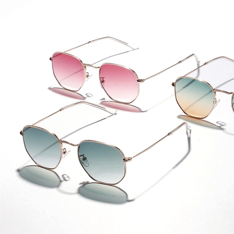 Occhiali da Sole Quadrati Retrò in Metallo UV400 Lenti Ocean Sfumate Occhiali alla Moda per Uomo Donna Guida all'Aperto Viaggio