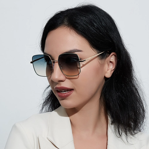 Women Oversized Square Sunglasses Retro Metal Frame UV400 Protection Gradient Lens Fashion Eyewear For Outdoor Travel Party