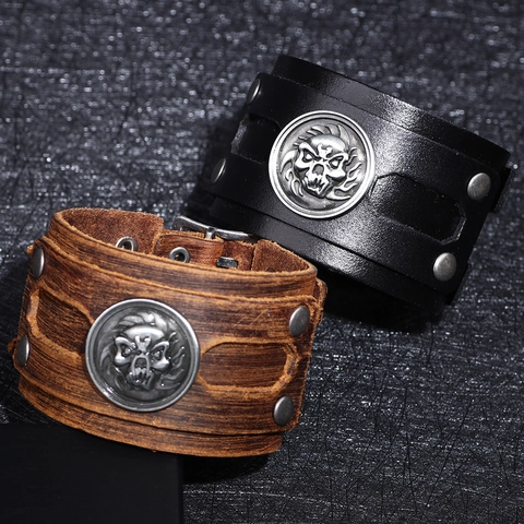 Bracciale largo in pelle bovina vintage punk da uomo con teschio in lega e rivetti Gioielli retrò regolabili