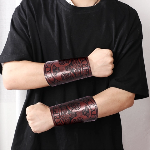 Brassards de Pirate Viking Rétro en Similicuir Protection de Bras Gaufrée Runes Marteau de Thor pour Hommes Femmes Cosplay Punk Rock Bijoux