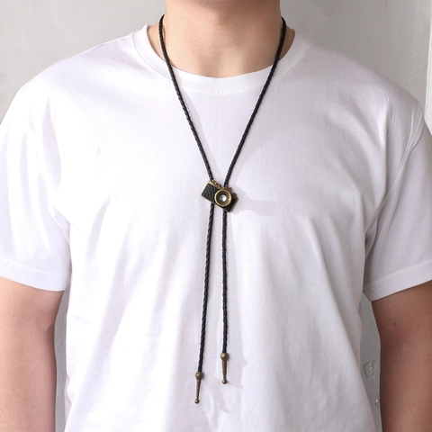 Collana Bolo Tie con Pendente a Forma di Fotocamera Vintage in Lega e Cordino in Pelle Artificiale per Uomo Stile Punk Cowboy Gioielli