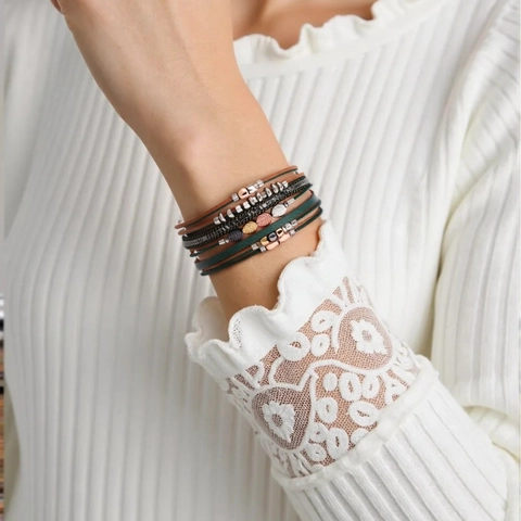 Bohemian Multilayer Faux Leather Wrap Bracelet For Women Alloy Leaf Charms Rhinestone Magnetic Clasp Fashion Jewelry Gift