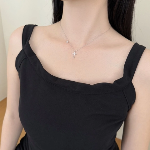 Collier Croix en Argent Sterling S925 pour Femme Pendentif en Strass Délicat Chaîne Réglable Bijoux de Mode Minimalistes Élégants