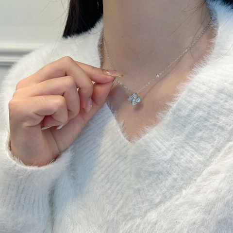 Collana con Pendente Quadrifoglio in Argento Sterling S925 Moissanite e Madreperla Per Donna Gioielli Eleganti Squisiti Regalo