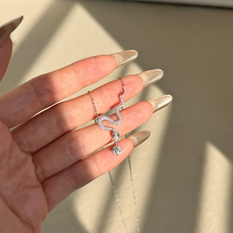 925 Sterling Silber Schlange Anhänger Halskette Mit 0.5ct Moissanit Rund Brillant Strass Schmuck Für Damen Geschenk