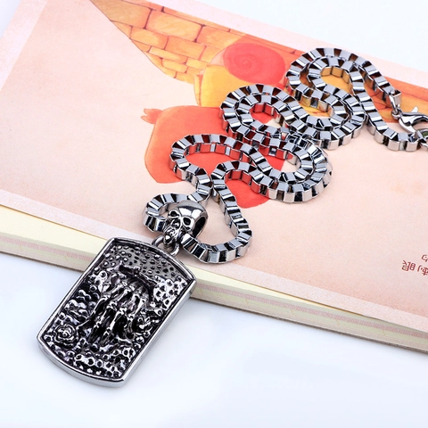 Vintage Gothic Punk Skelet Hand die Roos Vasthoudt Hanger Ketting Legering Box Ketting Zilveren Sieraden Voor Mannen Vrouwen