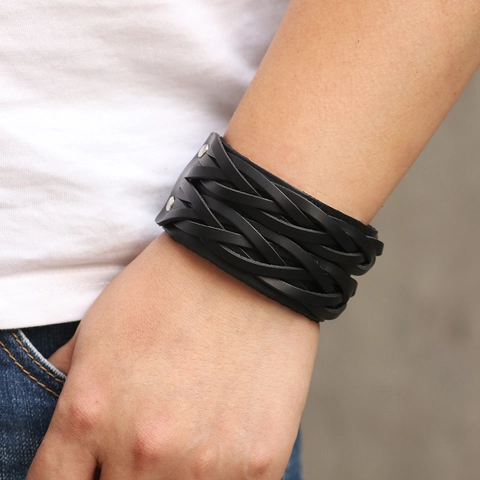 Bracelet Tressé en Cuir Véritable Homme Vintage Punk Rivet Réglable Large Jonc Enveloppant Bijoux Mode de Rue