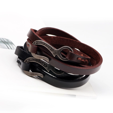 Bracciale da Uomo in Vera Pelle Retrò Corda Intrecciata Multistrato Fibbia a Gancio Fatto a Mano Punk Braccialetto Avvolgente Accessori Gioielli Moda