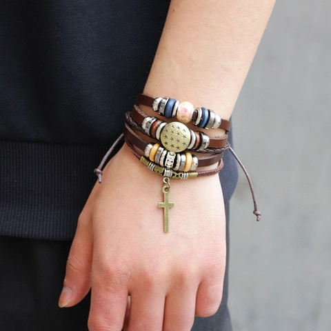 Bracciale Multistrato Vintage in Pelle Intrecciata per Uomo Donna Ciondolo Croce Stella in Lega Perline Legno Gioielli Punk Regalo
