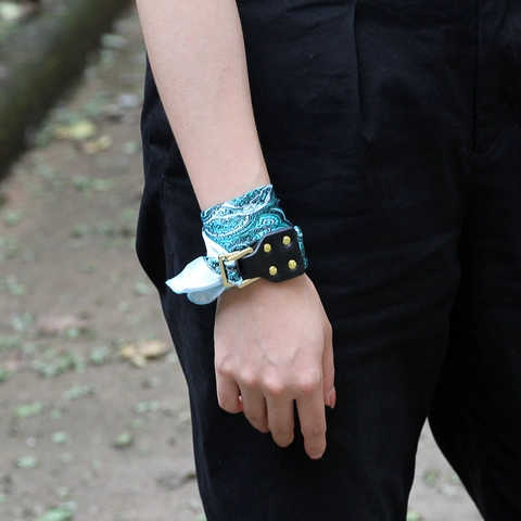 Multifunctional Paisley Printed Silk Scarf Bracelet For Women Vintage Wristband With Leather Buckle Metal Rivets Hand Jewelry